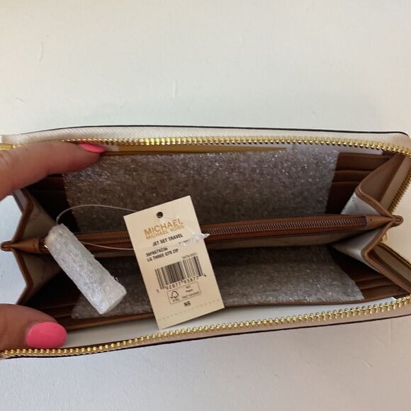 NWT Michael Kors Jet Set long Wallet- cream - Picture 6 of 9